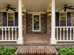 100 Flicker Ln, Summerville, SC 29485