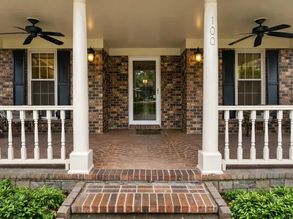 100 Flicker Ln, Summerville, SC 29485
