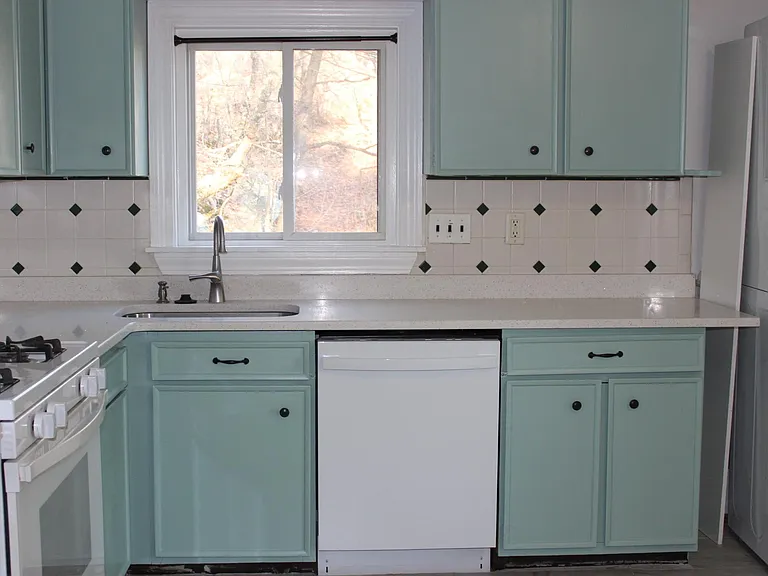 35 Summit St — Photo 2