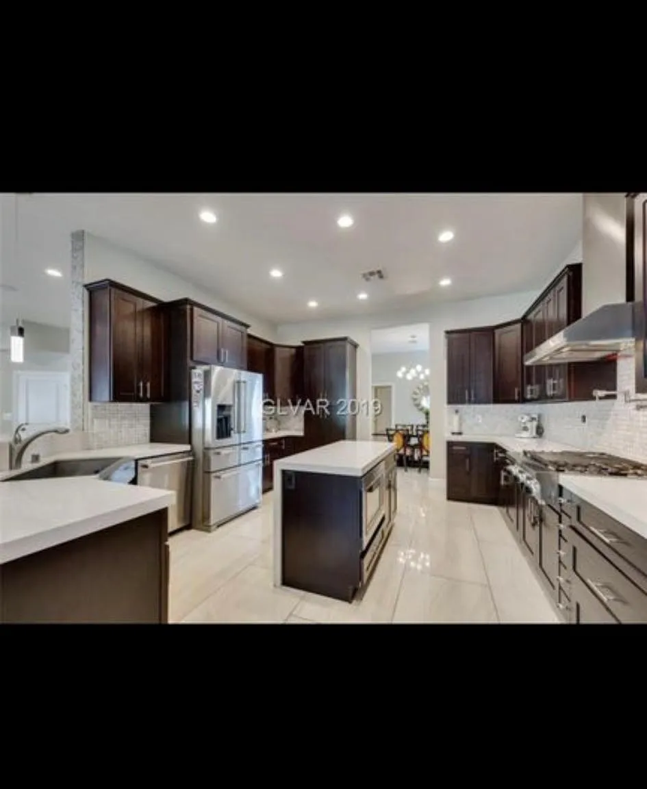 2609 Sun Reef Rd — Photo 1
