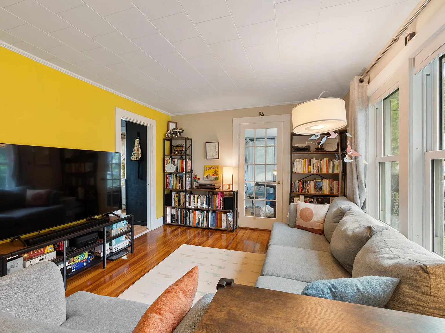 2 bed, 944 sqft, $3,000 — Photo 3