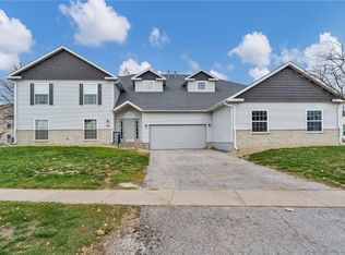 4425 Westchester Dr NE UNIT D, Cedar Rapids, IA 52402