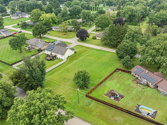 4th image of 36 Donelda Ln