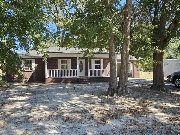 150 N 4th St, Cochran, GA 31014