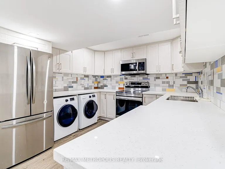 33 Tweedie Cres #BASEMENT — Photo 9