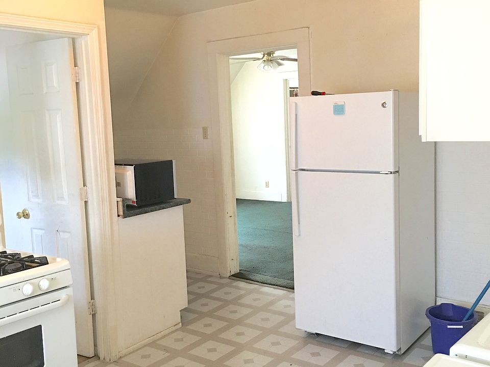 2nd image of 1139 Thomas St #B