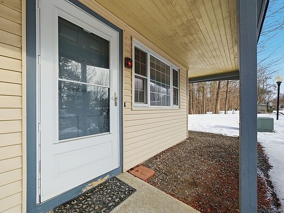 3rd image of 9 Kennedy Dr #9