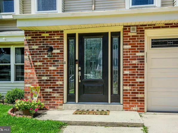 120 Calderwood Ln, Mount Laurel, NJ 08054