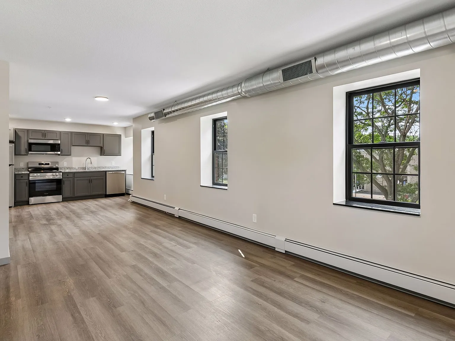 2 bed, 897 sqft, $1,650 — Photo 2