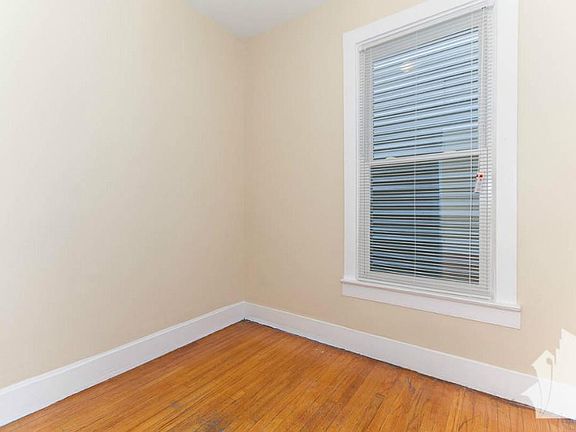 4th image of 3040 N California Ave #1CC