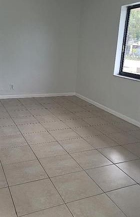 4th image of 2545 Taft St APT 101