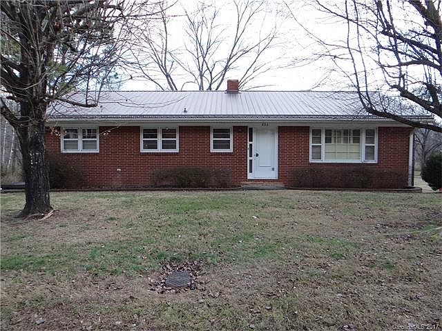 1st image of 832 Meadowood Dr NE