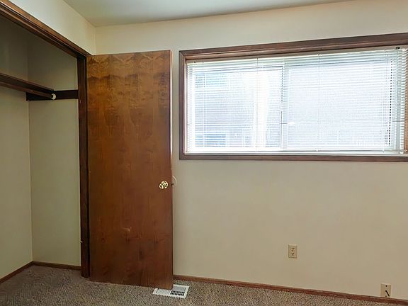 5th image of 951 NW Garfield Ave #0