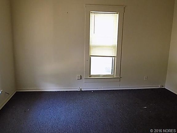 5th image of 503 N Broadway St
