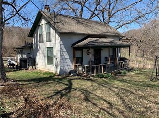 905 4th St, Amazonia, MO 64421