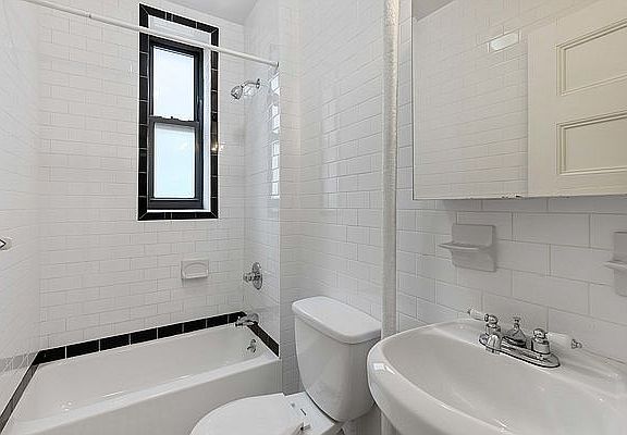 4th image of 201 E 30th St APT 33