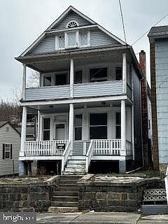 1st image of 224 W Fairview St