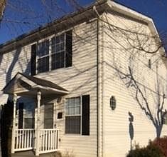 1st image of 1024 S Loudoun St