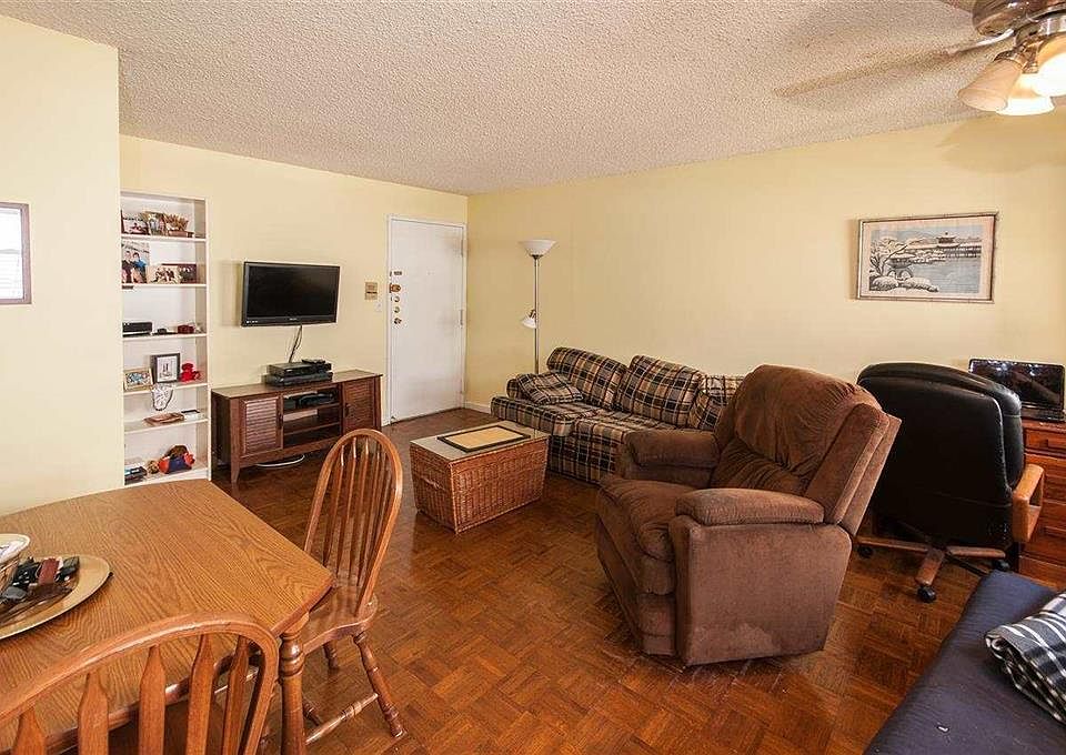2nd image of 17-19 68th St APT 3