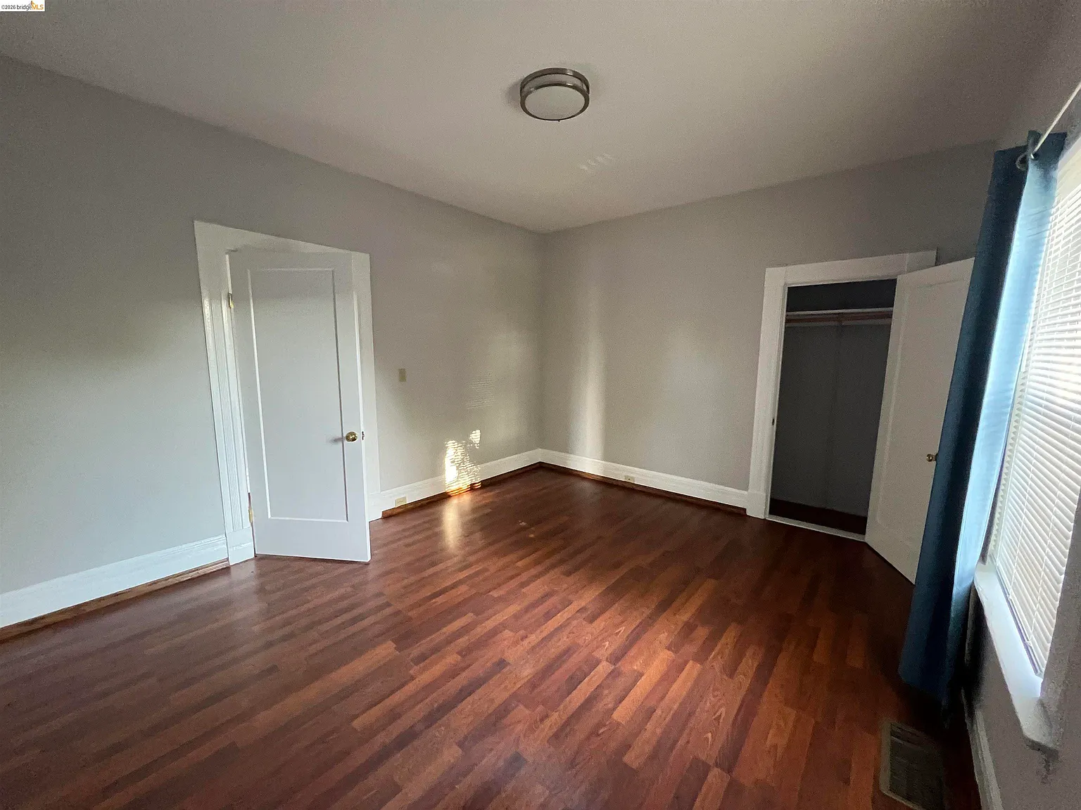 3 bed, 1400 sqft, $4,450 — Photo 2