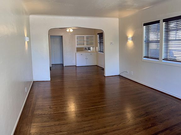 2nd image of 909 Yount St