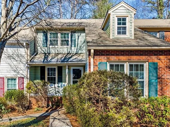 2735 Crosswinds Dr, Winston Salem, NC 27127