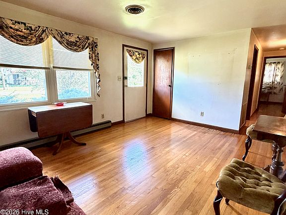 5th image of 2802 Easy Street