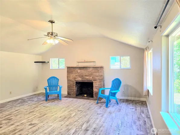 2225 State Route 105, Grayland, WA 98547