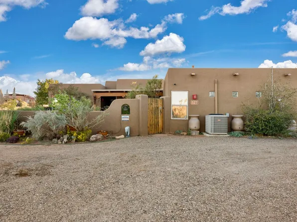 5740 Miller Rd NE, Rio Rancho, NM 87144