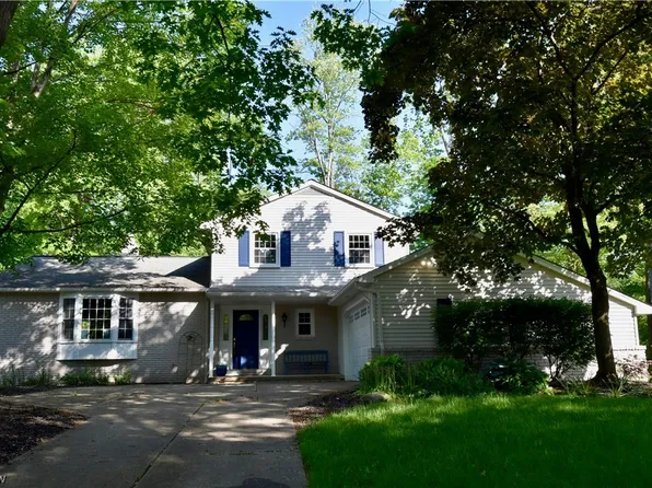 37815 Fox Run Dr, Solon, OH 44139
