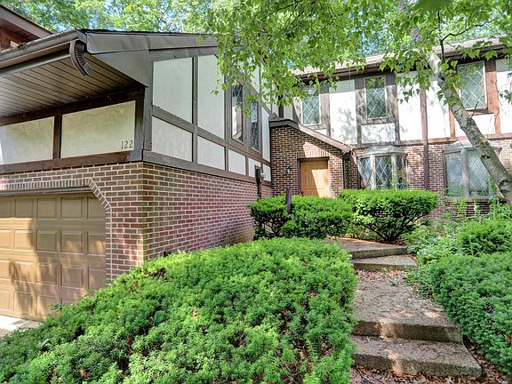 2nd image of 122 Westminster Ct