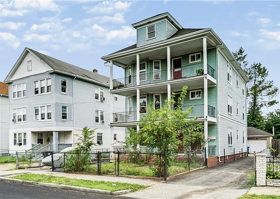 27 Longfellow Ter
