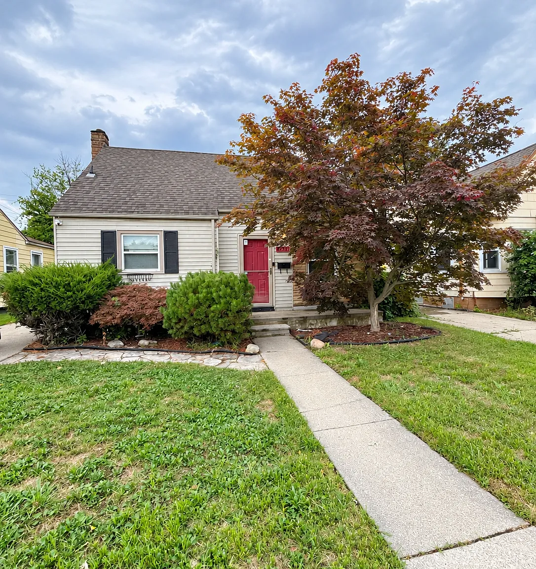 22413 Cushing Ave - MI - 1 — Photo 1