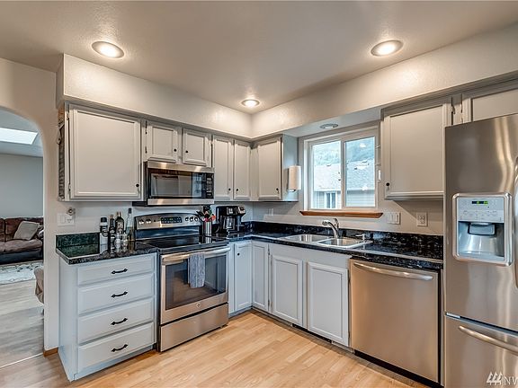 4th image of 3054 Glenhaven Dr