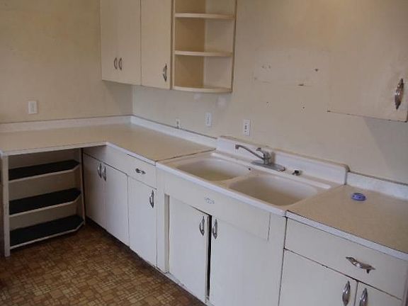 5th image of 3401 Meridian Ave