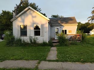 505 N Broadway St, Newman, IL 61942