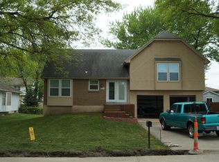 1403 E Cambridge St, Olathe, KS 66062