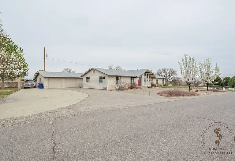 2110 Hodesha Way — Photo 7