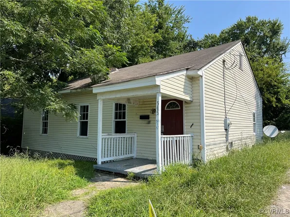 545 Clinton St, Petersburg, VA 23803
