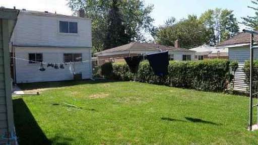 2nd image of 16055 Larkspur St