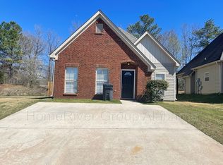 136 Cattail Ln, Calera, AL 35040