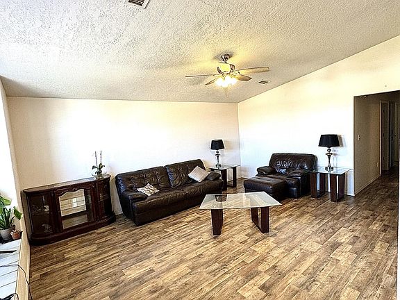 3rd image of 1041 Cypress Ct SE
