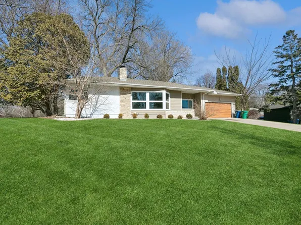 4520 Elmdale Rd, Golden Valley, MN 55422