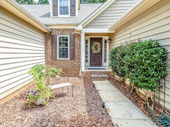 2nd image of 110 Foxtail Dr