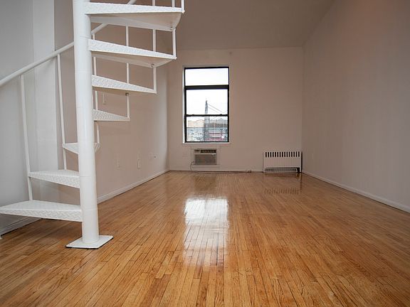 5th image of 220 W 14th St APT 5C