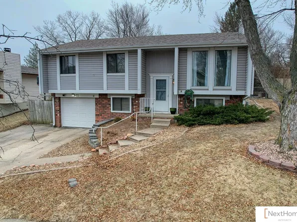 4941 W Champion Ct, Lincoln, NE 68524