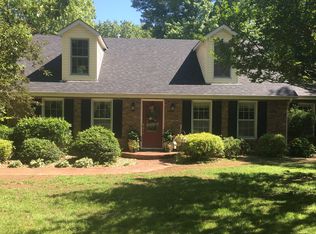 2106 Cambridge Dr, West Plains, MO 65775