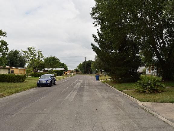 5th image of 114 Ashford Dr
