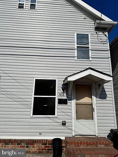 316 N High St Photo 1