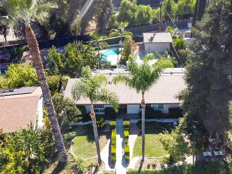 24316 Burbank Blvd — Photo 1